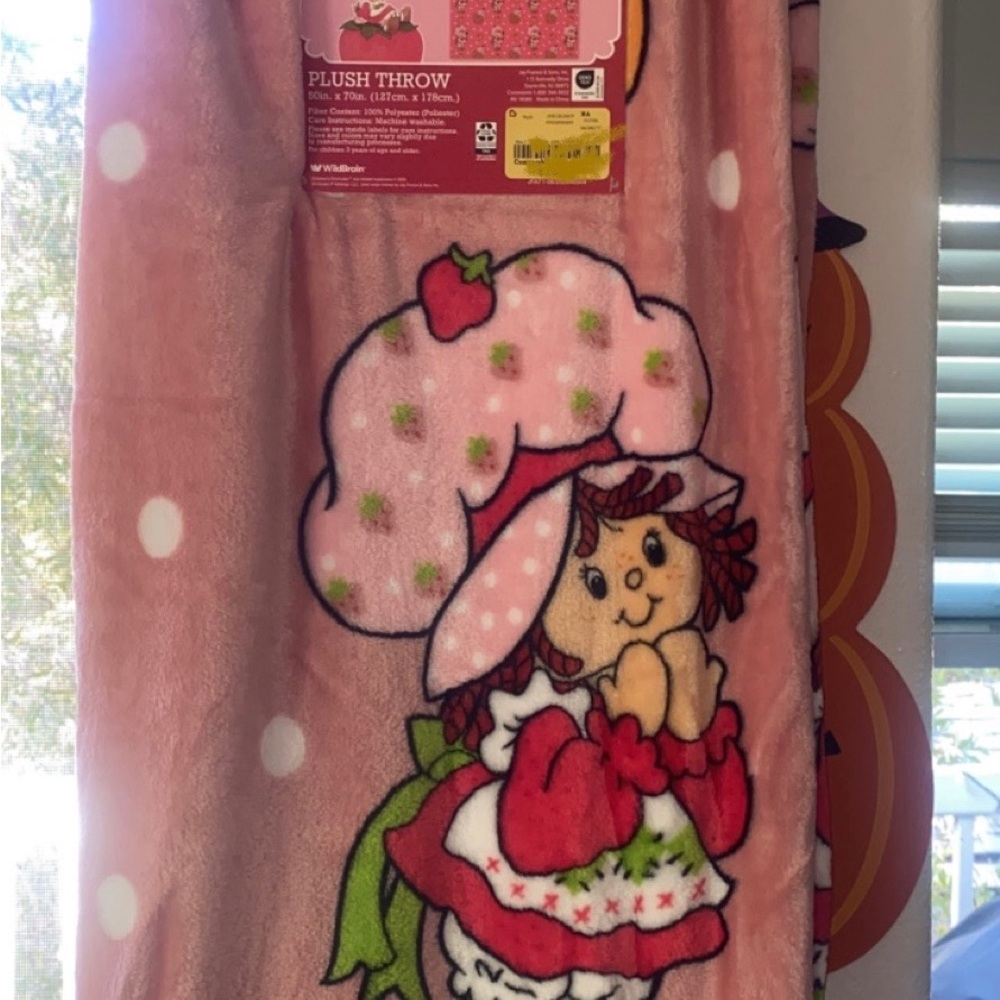 Strawberry Shortcake Plush Throw Blanket
